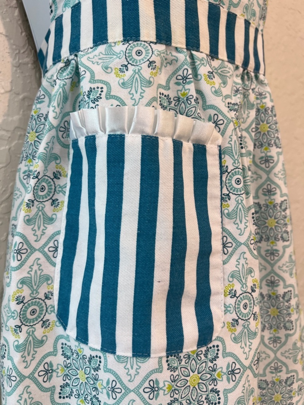 Daisy Fuentes Teal Medallion Print Ruffle Bib Full Apron Striped Trim - Picture 5 of 8